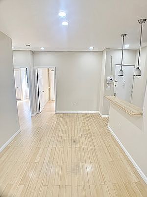 3rd image of 21-15 33rd St #3EE