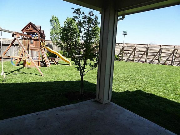 5th image of 21003 Rebecca Hill Ct
