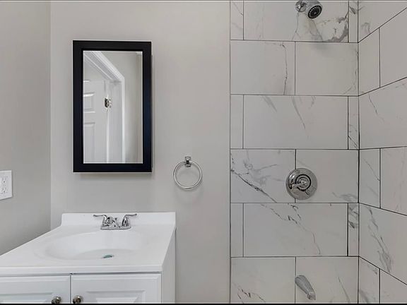 3rd image of 21 Locust St #3