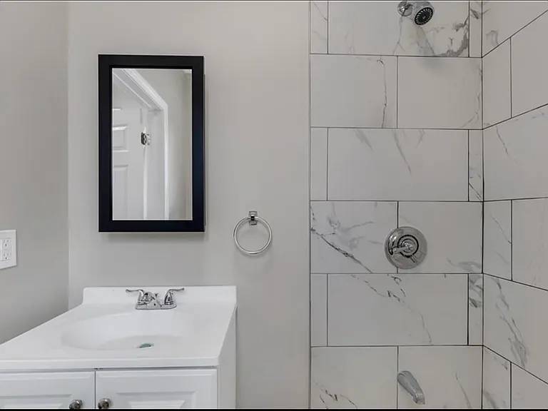 21 Locust St #3 — Photo 3