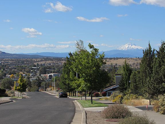 2nd image of SE Wildflower Dr