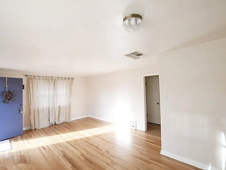 3025 Holly St — Photo 3