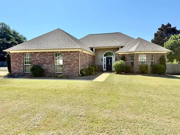 124 Ridge Cove Dr, Saltillo, MS 38866