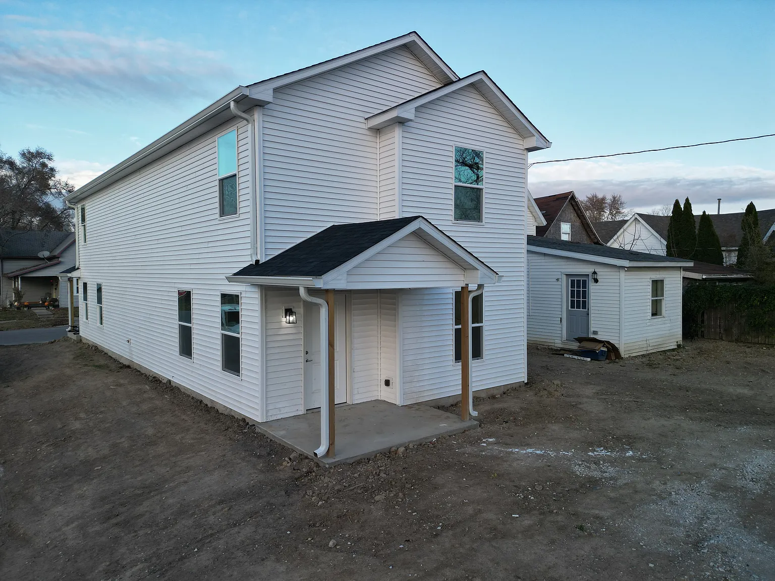 3 bed, 1033 sqft, $1,695 — Photo 1
