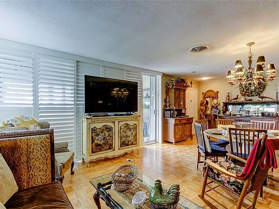 5th image of 1048 N Shore Dr NE Unit 2