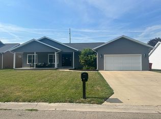 2020 Evergreen Ct, Mattoon, IL 61938