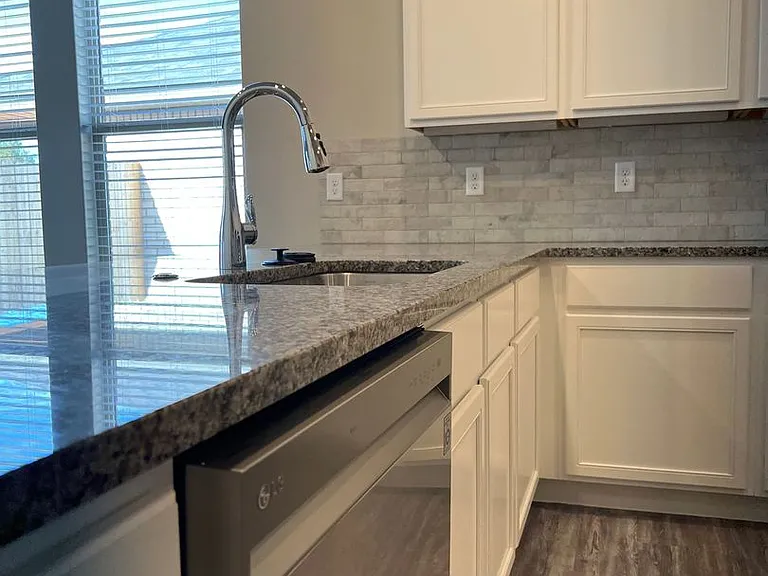 1910 Crescent Pl #1118 — Photo 6