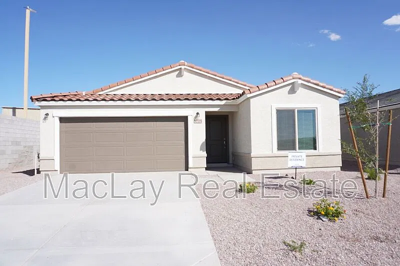 4 bed, 3.0 bath, 1953 sqft, $1,850 — Photo 1