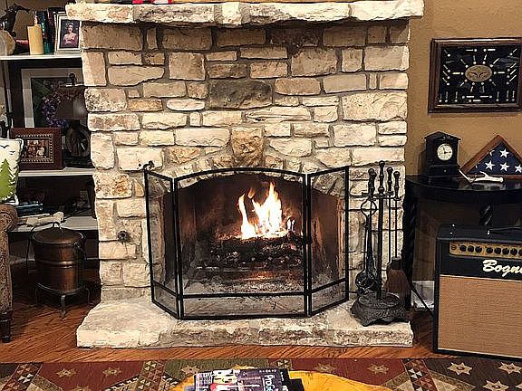 4th image of 975 Five Oaks Cir
