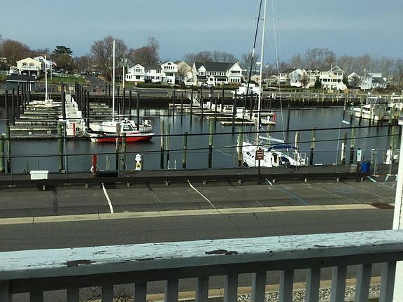 3rd image of 230 Beach Ave