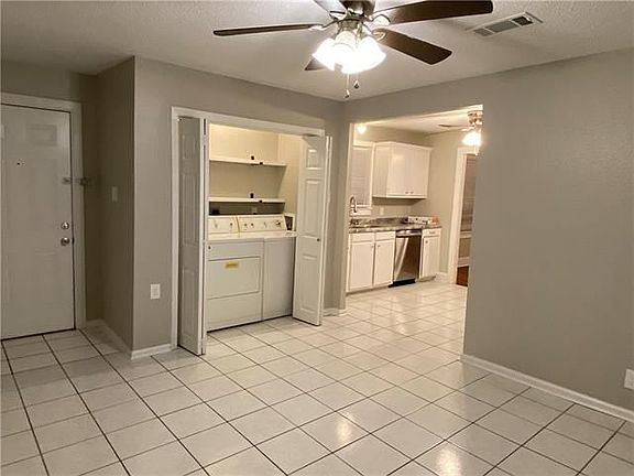 4th image of 12 Vivian Ct