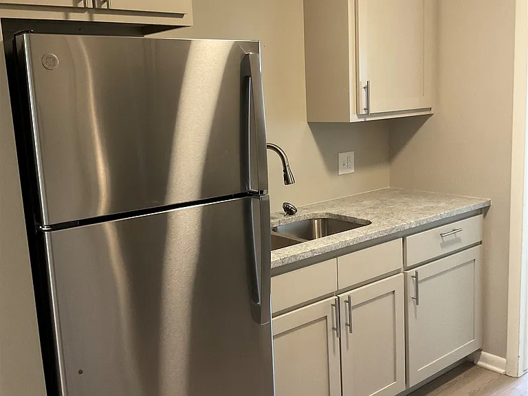 1809 E 2nd St #11 — Photo 6