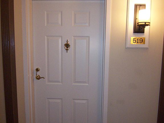 5th image of 509 Aurora Ave Unit 519