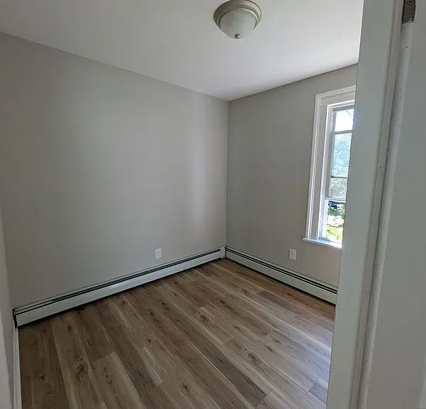96 Webster St — Photo 3