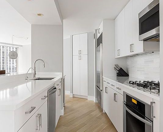 4th image of 295 Greenwich St APT 9B