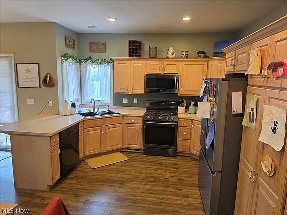 4th image of 375 Walters Way