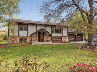 18703 Hanus Rd, Minnetonka, MN 55345