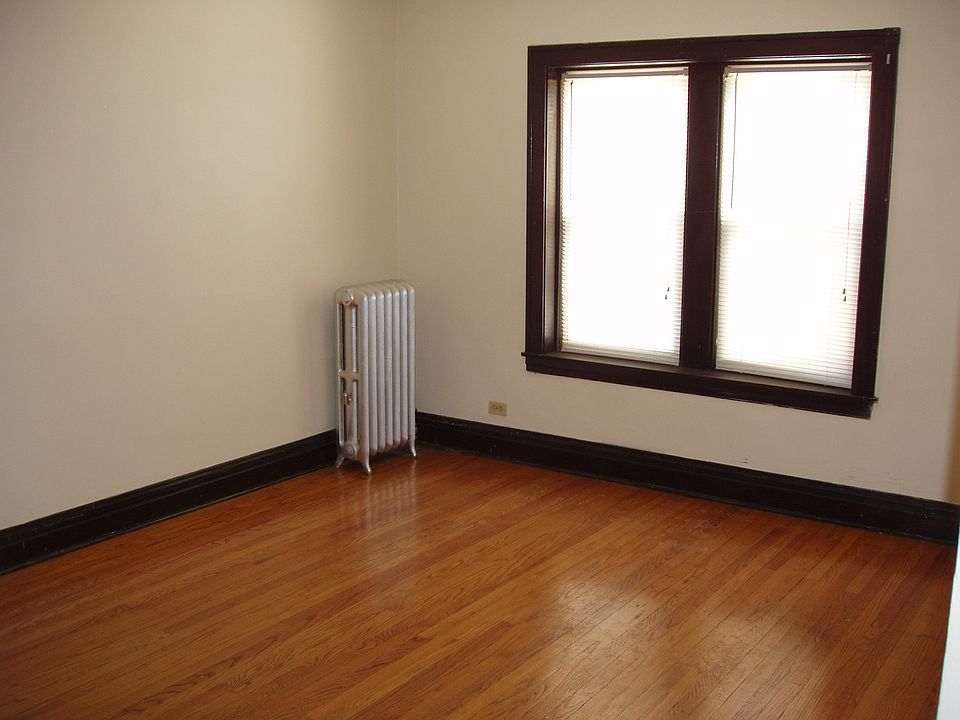 1st image of 3840 N Lockwood Ave #1