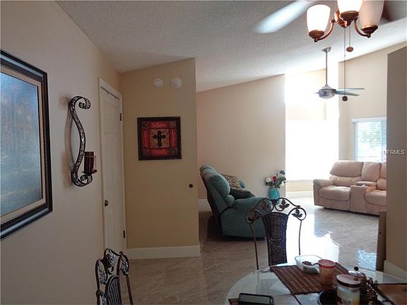 3rd image of 355 Blue Bayou Dr
