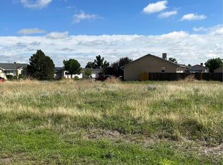 109 E Del Rio Dr, Pueblo, CO 81007