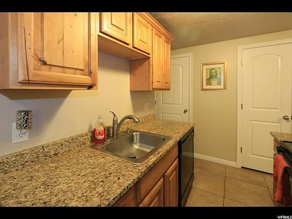 2nd image of 1336 E Woodland Ave APT 3