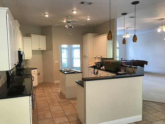 5th image of 12 Sherwood Dr