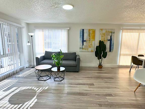 5th image of 412 Sunset Dr #1