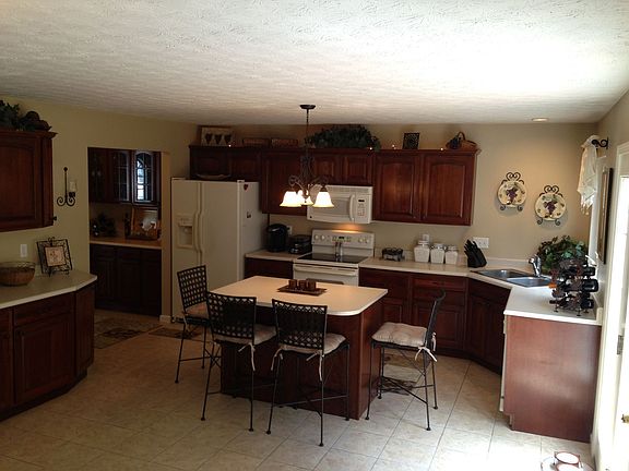 Large Kitchen with Island