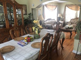 392 Ogden Falls Blvd, Oswego, IL 60543