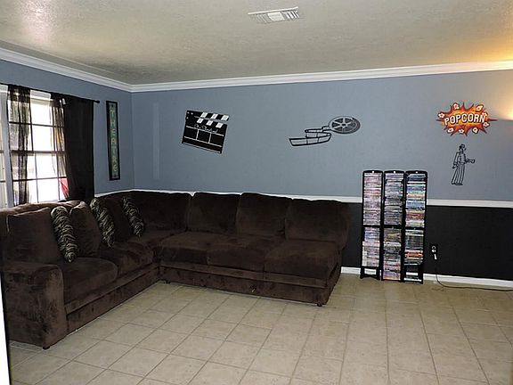 5th image of 2113 Harper Dr
