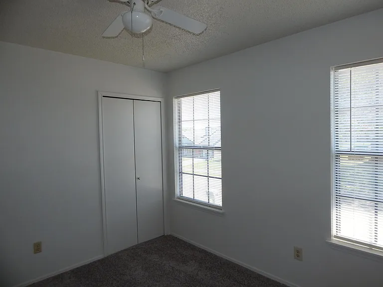 1613 Bobby Lee Killeen TX 76549

Guest Bedroom 11 X 9.75