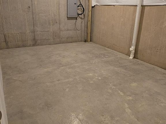 4th image of 1208 E Henry Clay Ave