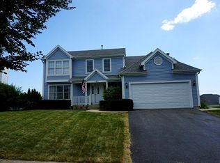 903 Woodbridge Dr, Cary, IL 60013