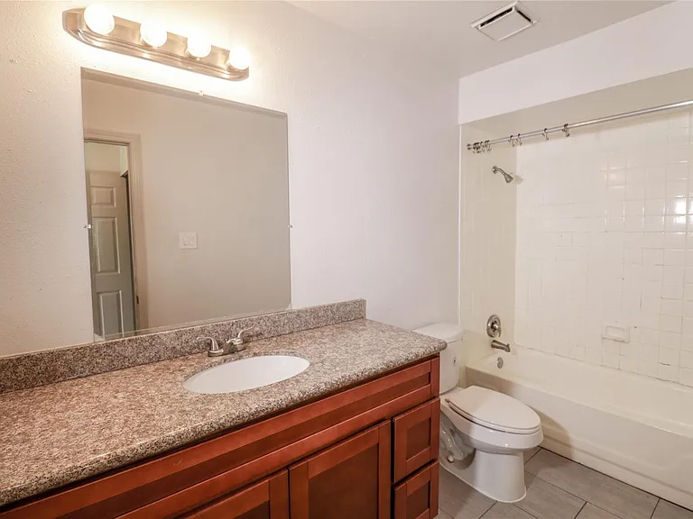12635 Ashford Meadow Dr #D — Photo 8