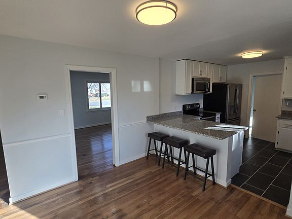 5th image of 605 Winnetka Ave
