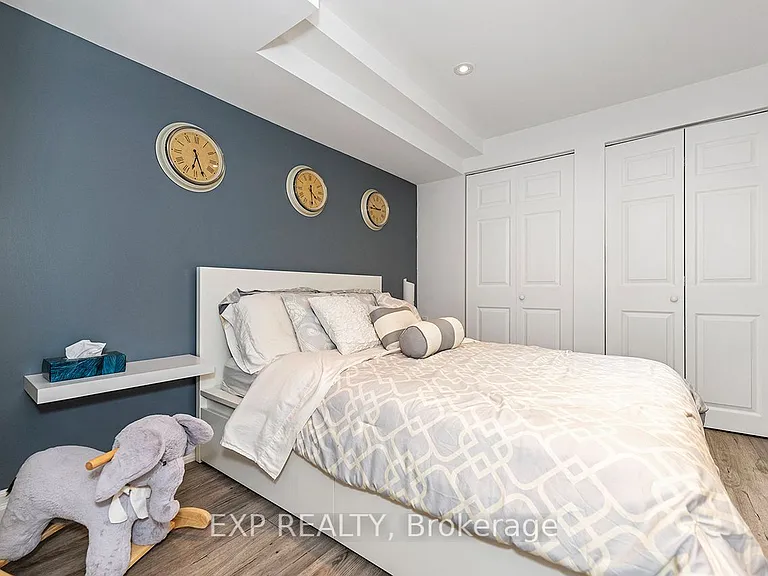 1410 Petrie Way — Photo 41