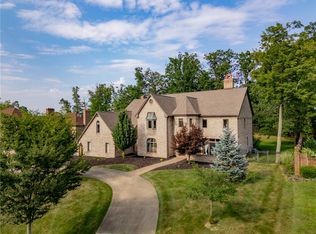 2167 S Villa Dr, Gibsonia, PA 15044