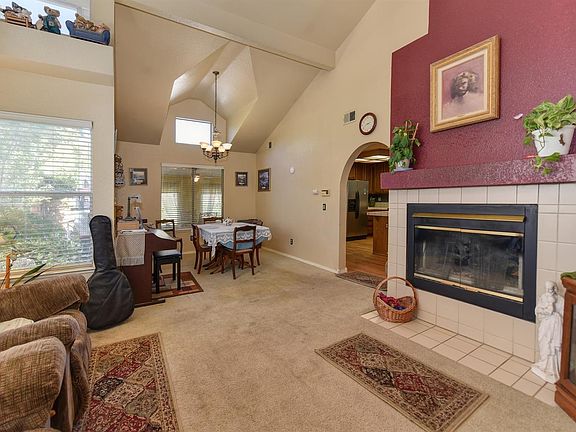 2nd image of 1316 Muscat Cir