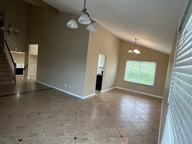 704 Windward Ct — Photo 5