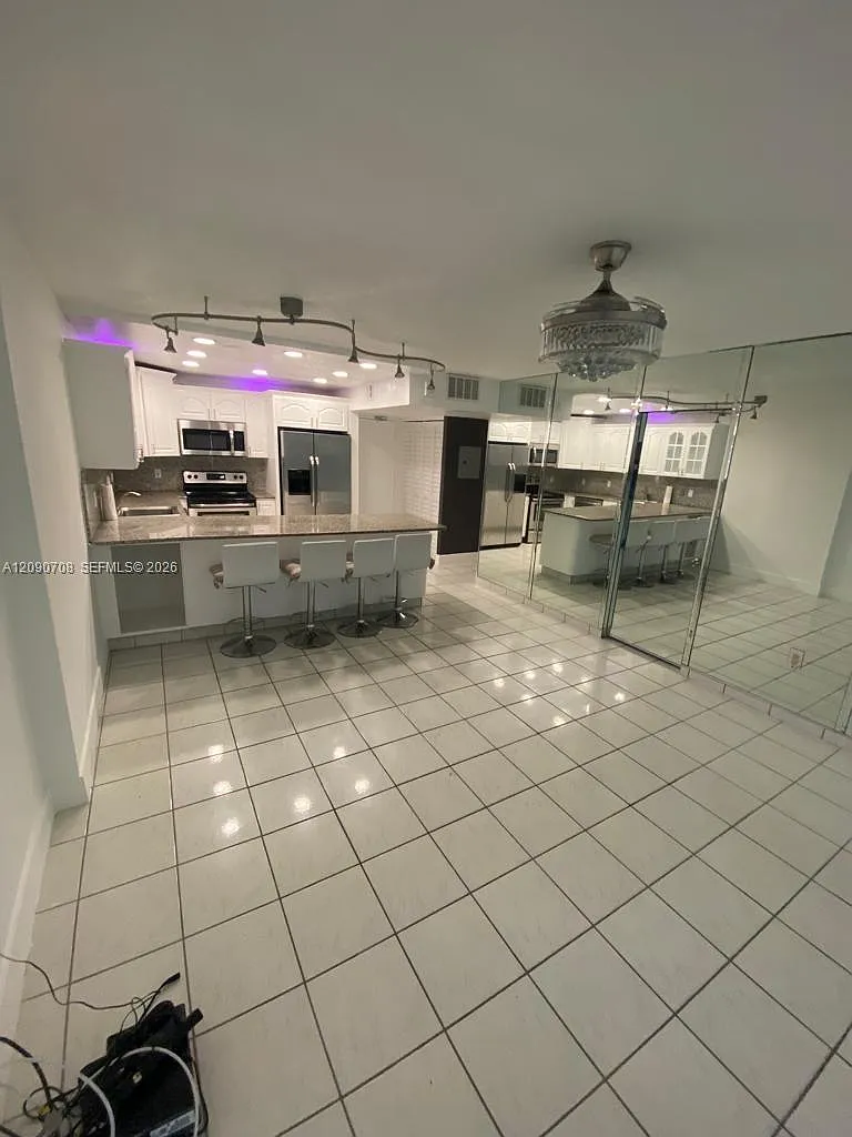 401 Ocean Dr — Photo 3