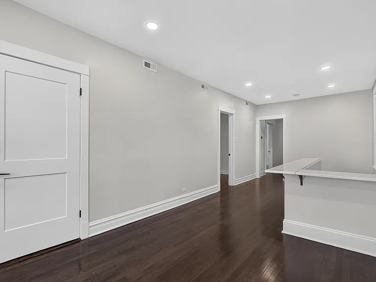 3023 W Wellington Ave — Photo 18