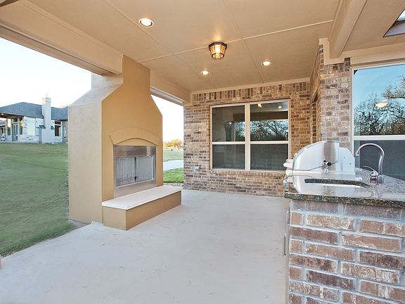 2nd image of 343 Sam Houston Dr