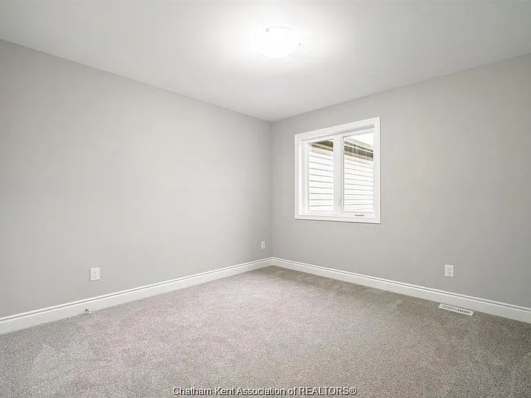 32 Betty Ct — Photo 11