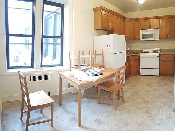2nd image of 181 Hawthorne St APT 2K