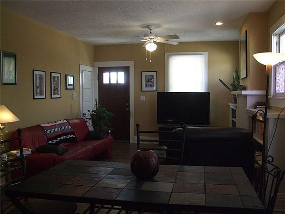 3rd image of 2111 Hurley Ave