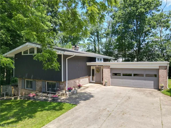 4525 Westmont Blvd, Akron, OH 44321