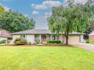 876 W Oakwood Dr, Greenwood, IN 46142