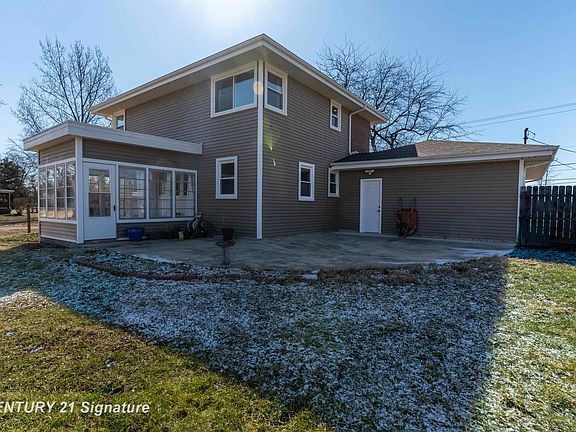 3rd image of 2251 E Stewart Rd