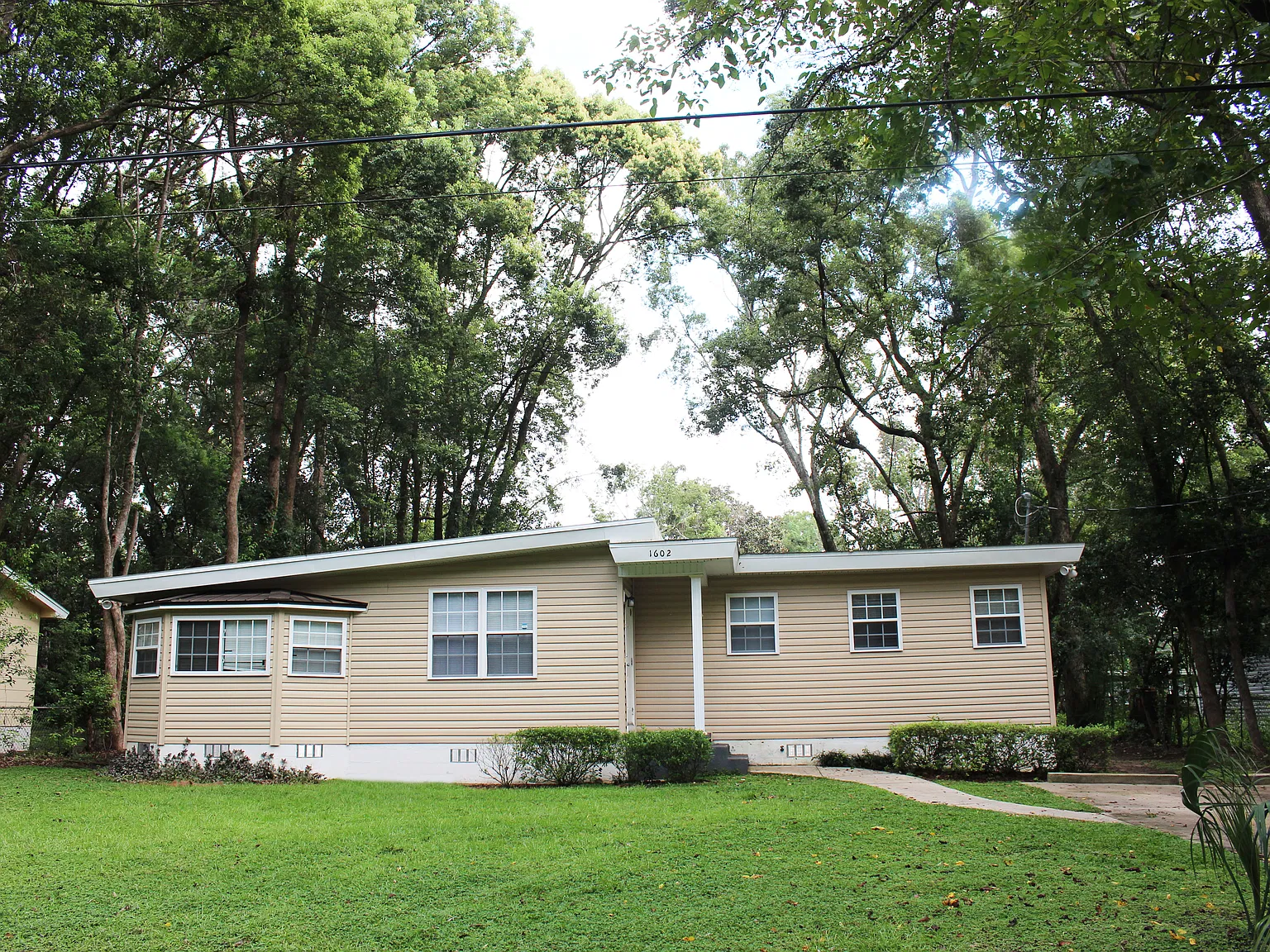 1602 Mayhew Street — Photo 1