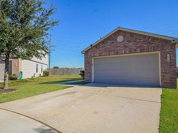 3rd image of 7918 Yaupon View Dr